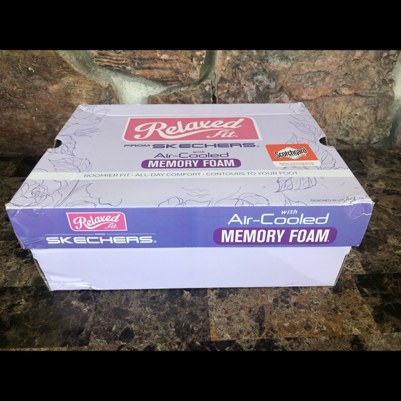 NEW Skechers Women's Relaxed Fit boots - Picture 11 of 12